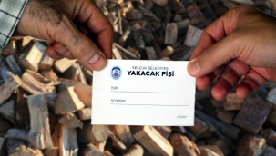 Efes Selçuk Belediyesi'nden sosyal desteğe ihtiyaç duyan ailelere yakacak fişi desteği