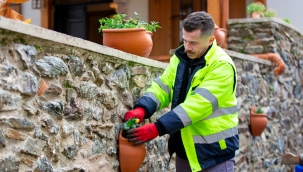 NARLIDERE, PEYZAJ ÇALIŞMALARIYLA GÜZELLEŞİYOR