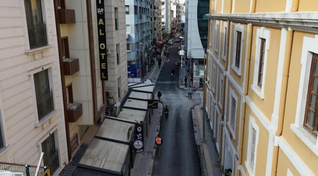 Alsancak'ta altyapısı tamamlanan sokaklar asfaltlanıyor
