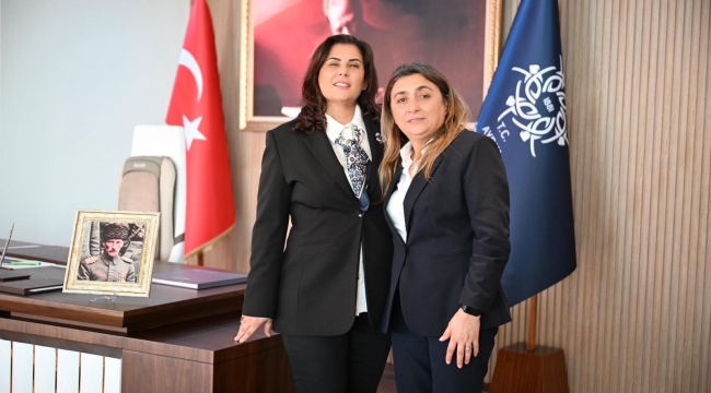 BAŞKAN ÇERÇİOĞLU'NA KUŞADASI ŞOFÖRLER VE OTOMOBİLCİLER ESNAF ODASI GENEL SEKRETERİ BİRSEN KARAGÖZ'DEN ZİYARET