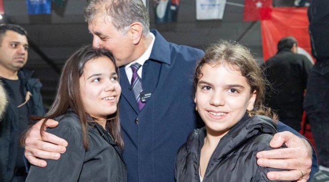 Başkan Tugay binlerce Bucalıyla ramazan sofrasında buluştu