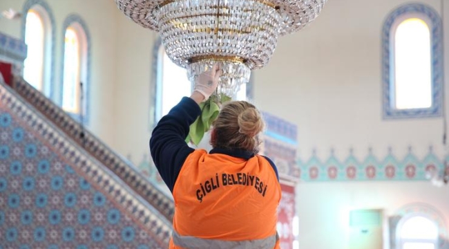 Çiğli'de İbadethaneler İçin Temizlik Mesaisi