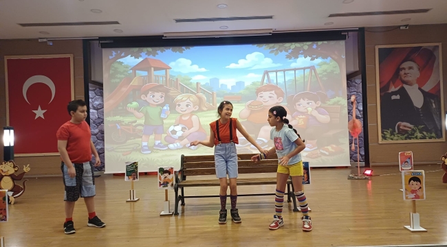 Çiğli'de Minikler Mikroplara Karşı Sahneye Çıktı