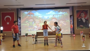 Çiğli'de Minikler Mikroplara Karşı Sahneye Çıktı