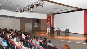 Çiğli'de Sevgililer Günü'ne Özel Çifte Etkinlik