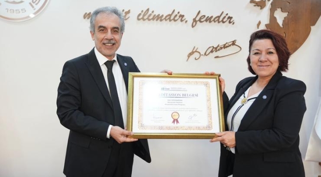 Ege Üniversitesinde akademik başarılar ödüllendirildi