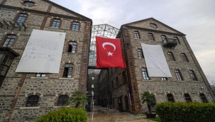 El koyma girişimine en güçlü yanıt: Meslek Fabrikası'na Ata'nın imzaladığı belgenin görselleri asıldı