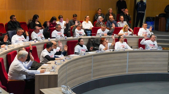 Gaziemir Belediye Meclisinden DMD Hastası Giray'a Yardım Çağrısı