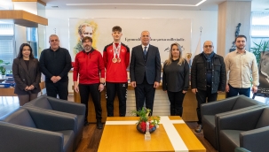 Gaziemirli taekwondocu Türkiye şampiyonu oldu