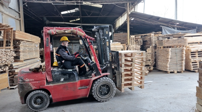 ​İş'te Konak istihdama köprü olmaya devam ediyor