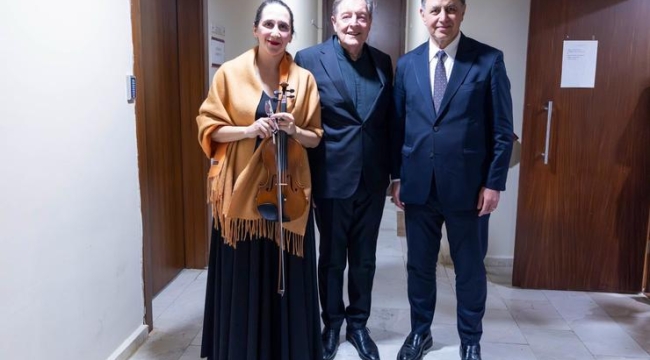 İzmir Oda Orkestrası'ndan muhteşem performans