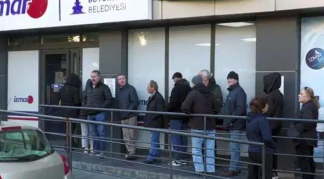 İzmirliler ramazan alışverişi için İZMAR'a yöneldi: 'Dışarıda marketlere girilecek gibi değil'