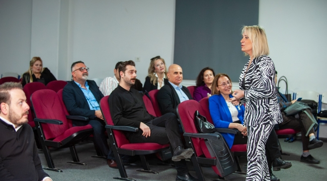Türk Medeni Kanunu'nun toplumsal etkileri Karşıyaka'da konuşuldu