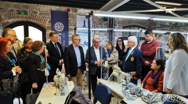 "Altın İğne", İzmirli kadınların yeteneğini dünyaya gösteriyor