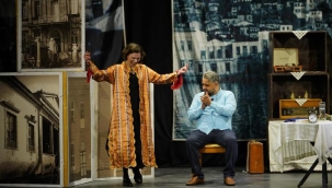 Ayvalık'ta Duygu Dolu Tiyatro Akşamı