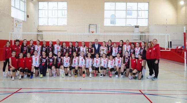 Ayvalıkgücü Belediyespor'dan Büyük Başarı