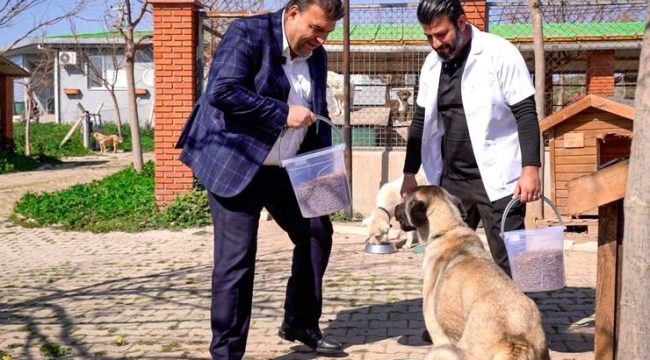 Başkan Yetişkin: "Artık çöpe giden yemekler can dostlarımız için mamaya dönüşüyor"