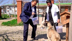 Başkan Yetişkin: "Artık çöpe giden yemekler can dostlarımız için mamaya dönüşüyor"