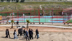 Bayraklı'da Ferdi Zeyrek Spor Kompleksi'nde Çalışmalar Sona Yaklaştı