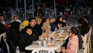 Bornova'da Kadir Gecesi'nde büyük iftar buluşması