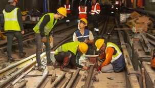 Bornova'da metro hattında raylar yenileniyor