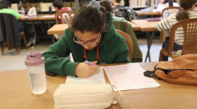 Efes Selçuk Belediyesi'nden Sınav Yolundaki Öğrencilere Destek