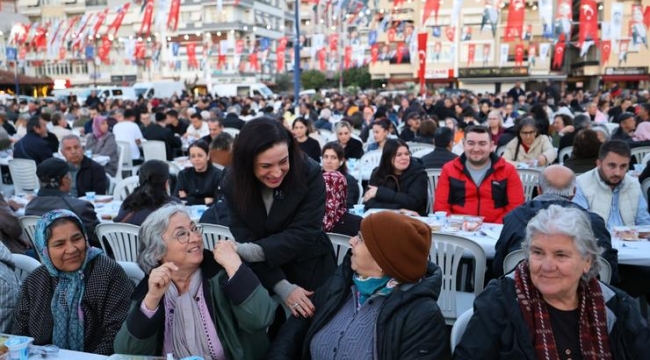 Efes Selçuk'ta iftar sofrası dayanışma ile kuruldu