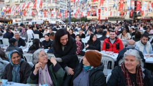 Efes Selçuk'ta iftar sofrası dayanışma ile kuruldu