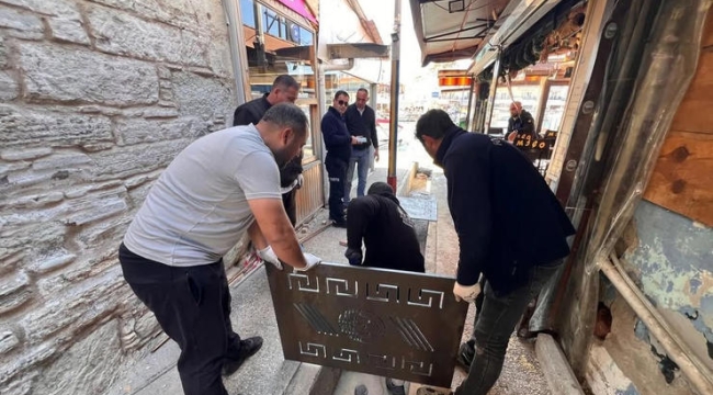 Foça Çarşısı'nda Yağmur Suyu Tahliye Kanalı Tamamlandı