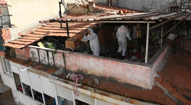 Karabağlar' da Çöp Ev Tamamen Temizlendi