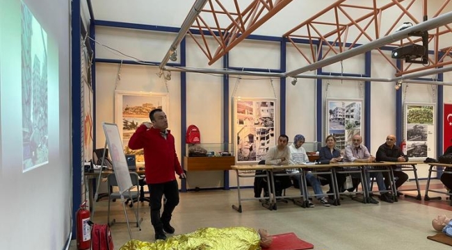 Karşıyaka'nın afet gönüllüleri eğitimlerle güçleniyor