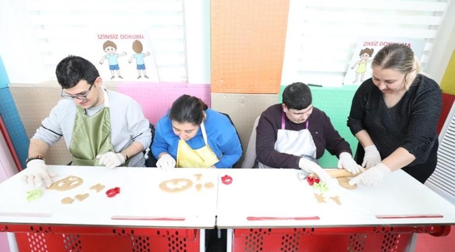 Menderes'in Engelsiz Evi'nde Kurabiye Etkinliği