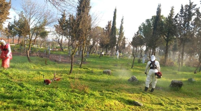 Mezarlıklar Bayrama Hazırlanıyor