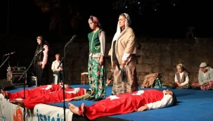 Seferihisar'da Dünya Tiyatro Günü coşkusu