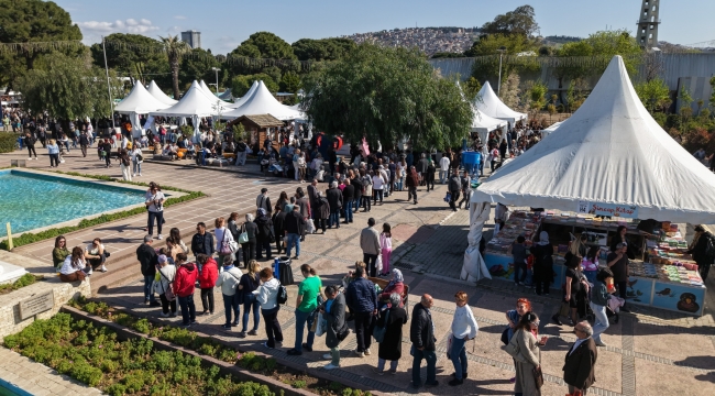 İzmirliler İZKİTAP'a akın etti