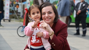 Karabağlar'da Çocuk Şenliği tüm ilçeyi sardı