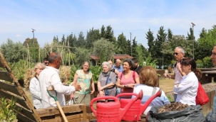 Organik atıklar komposta dönüşüyor