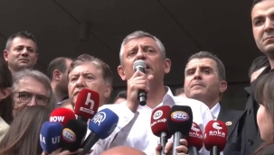Özgür Özel CHP Genel Merkezi'nden TBMM'ye Yürüdü: Geri Almak Üzere Çıkıyoruz