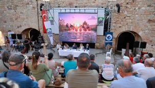 Bilim İnsanları Foça'da Körfezin Geleceğini Konuştu