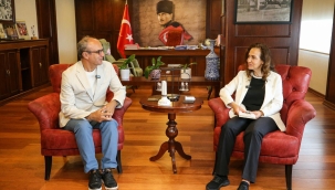 Kardeş şehirler kadrajda buluştu: Başkan Ünsal, Karşıyakalı birinciyi konuk etti