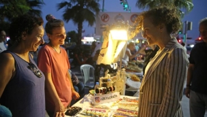 Karşıyaka Kadın Emeği Gece Pazarı başlıyor