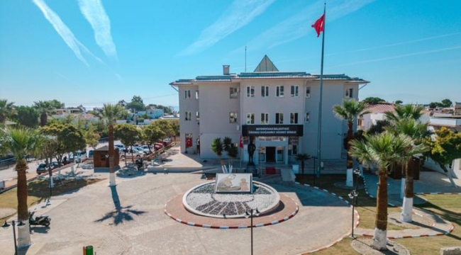 Seferihisar Belediyesi'ne operasyonu: Başkan Yardımcısı dahil 6 kişi gözaltına alındı