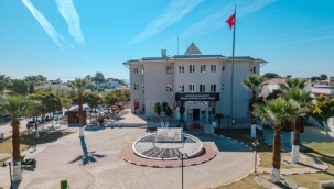 Seferihisar Belediyesi'ne operasyonu: Başkan Yardımcısı dahil 6 kişi gözaltına alındı