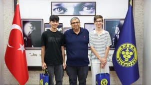 Başkan Vekili Benzer LGS şampiyonlarını ağırladı