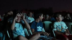 Çiğli'de Yaz Akşamları Mahalle Sinema Günleri ile Renkleniyor