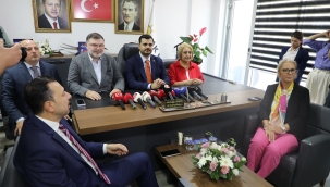 AK Partili İnan'dan Menderes Belediyesi Ziyareti