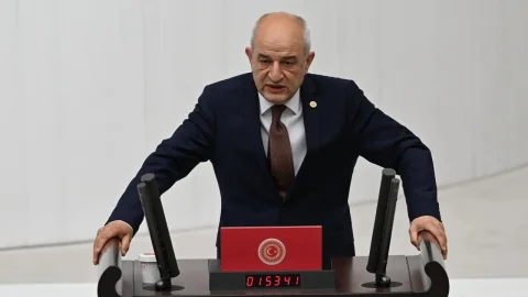 Ali Fazıl Kasap CHP'den istifa ederek Yeni Yol Partisi'ne katıldı