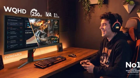 AOC GAMING'den 90 W USB-C ve KVM destekli yeni kavisli monitörler