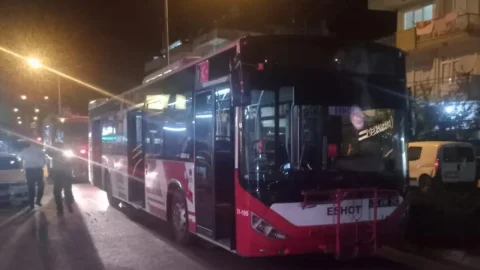 Bayındır'da belediye otobüsünde yangın hasarı