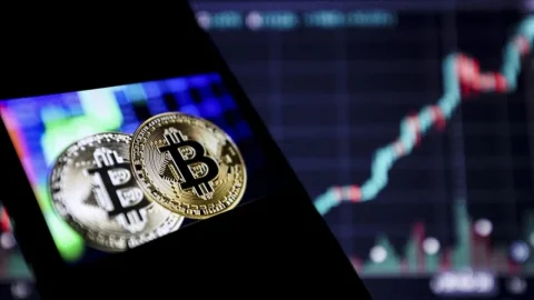 Bitcoin 78 bin doları geçerek mayıstan bu yana zirveye ulaştı